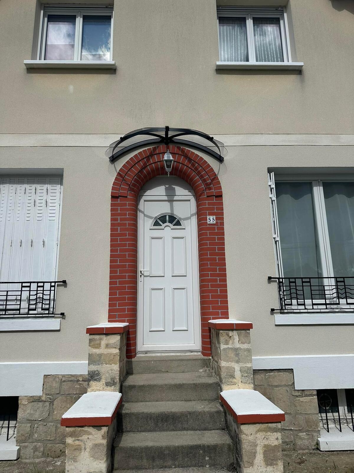 Rénovation des façades en peinture ou enduit projeté